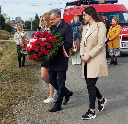apel_poleglych04