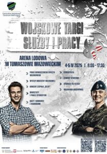 Plakat promujący Wojskowe Targi Służby i Pracy. Na plakacie informacje o miejscu i dacie wydarzenia, a także o programie. W lewym górnym roku logo w kolorach niebieskim, granatowym, czarnym, zielonym i brązowym promujące Centralne Wojskowe Centrum Rekrutacji. Na dole obrazka po prawej stronie mężczyzna w umundurowaniu wojskowym, a po prawej mężczyzna w stroju cywilnym (koszula w kratkę). Na dole plakatu logo patronatu honorowego, medialnego oraz jednostek wspierających i dwa kody QR. 