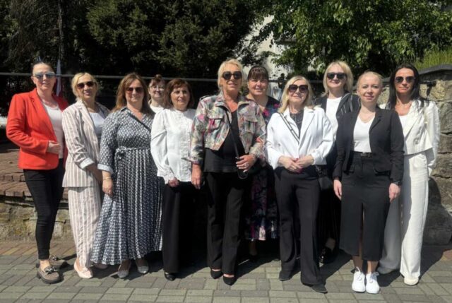 Przedstawicielki grona pedagogicznego ZS CKZ Bujny - opieka nad młodzieżą w trakcie obchodów rocznicy uchwalenia Konstytucji 3 Maja.