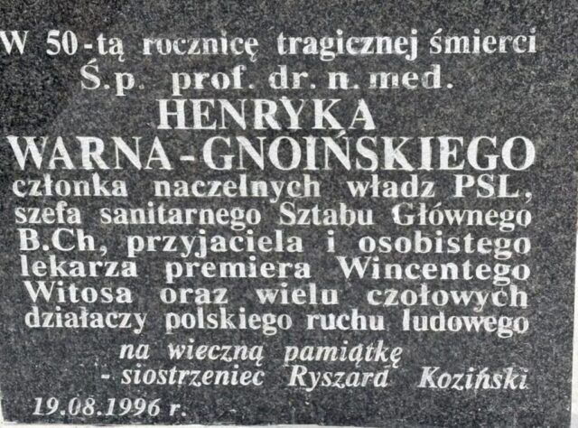 pamiec06 Plansza informacyjna poświęcona dr. Henrykowi Gnoińskiemu.