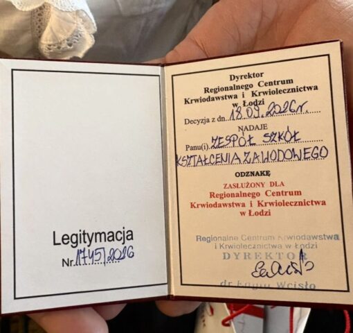 pamiec10 Legitymacja odznaki związanej z działalnością krwiodawczą.
